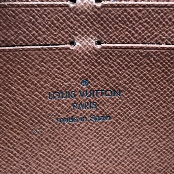 Louis Vuitton Zippy Monogram Wallet in Great Preloved Condition (JB1148) - Picture 5 of 6
